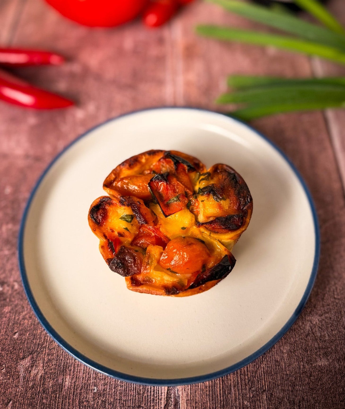Mozzarella, Tomate and Basil empanada